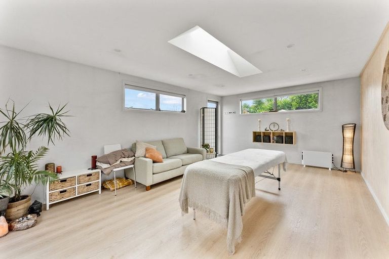 Photo of property in 37a Donnelly Street, Oakura, 4314