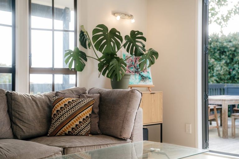 Photo of property in 6 Crestlands Place, Papakura, 2110