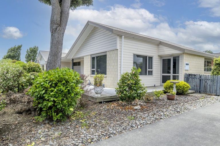 Photo of property in 60a Te Rauparaha Street, Otaki, 5512