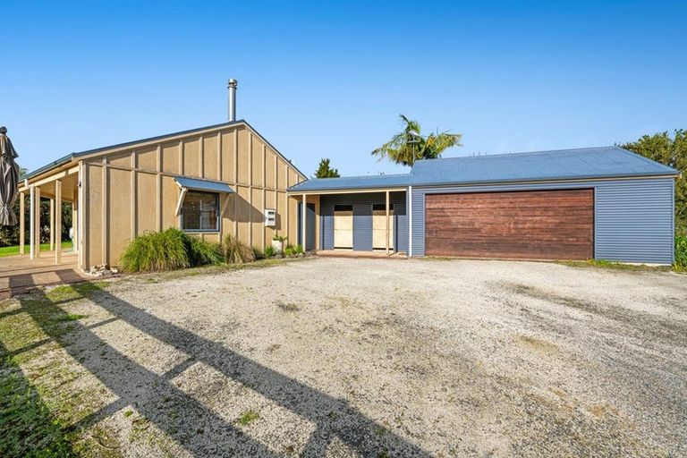 Photo of property in 11 Pineview Lane, Helensville, 0875