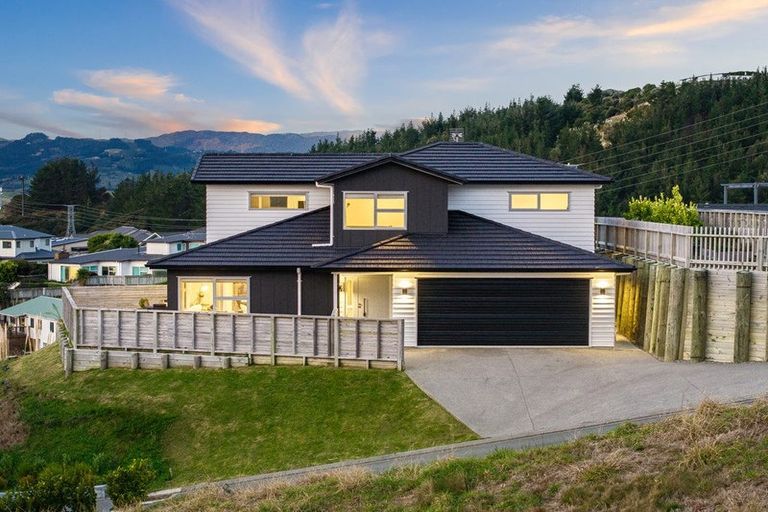 Photo of property in 174 Navigation Drive, Whitby, Porirua, 5024