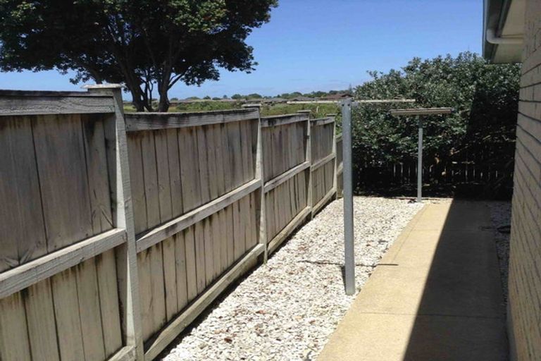 Photo of property in 30 Sandwick Drive, Weymouth, Auckland, 2103