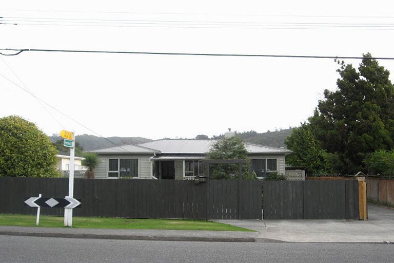 Photo of property in 2/32 Glen Road, Stokes Valley, Lower Hutt, 5019