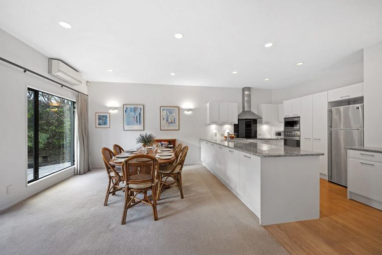 Photo of property in 28 Rosemary Avenue, Forrest Hill, Auckland, 0620