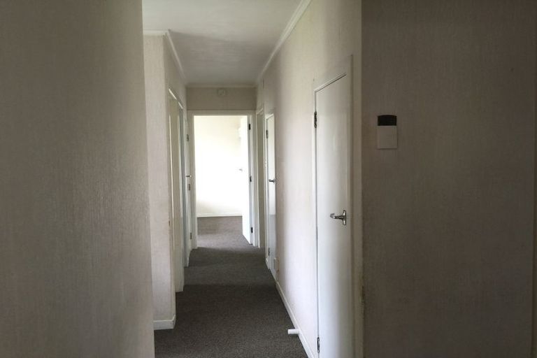 Photo of property in 32 Te Kanawa Crescent, Henderson, Auckland, 0610