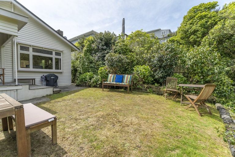 Photo of property in 18 Omar Street, Khandallah, Wellington, 6035