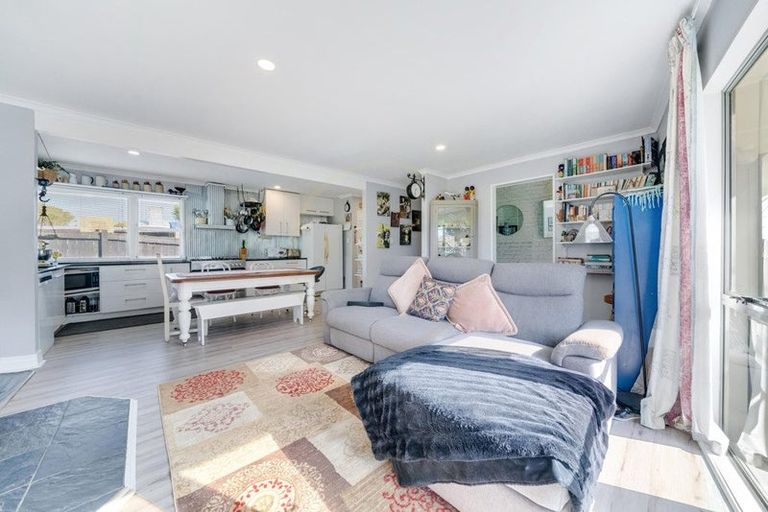 Photo of property in 3 Estuary Road, Weymouth, Auckland, 2103