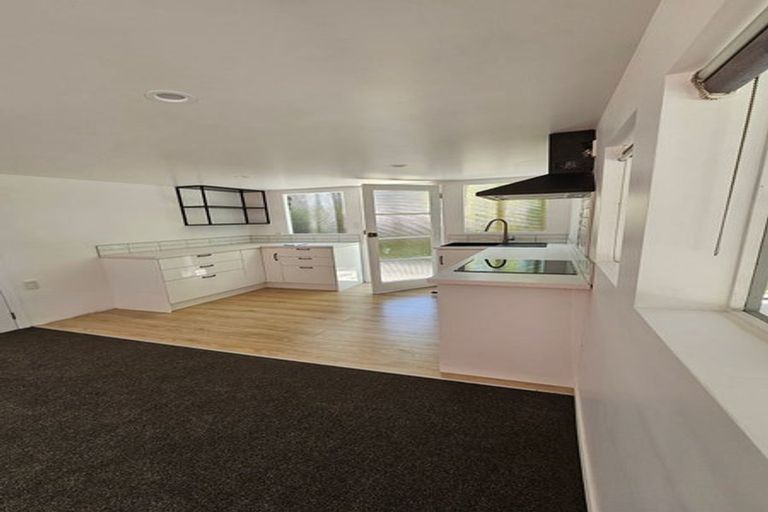 Photo of property in 19 Hutchinsons Road, Bucklands Beach, Auckland, 2014