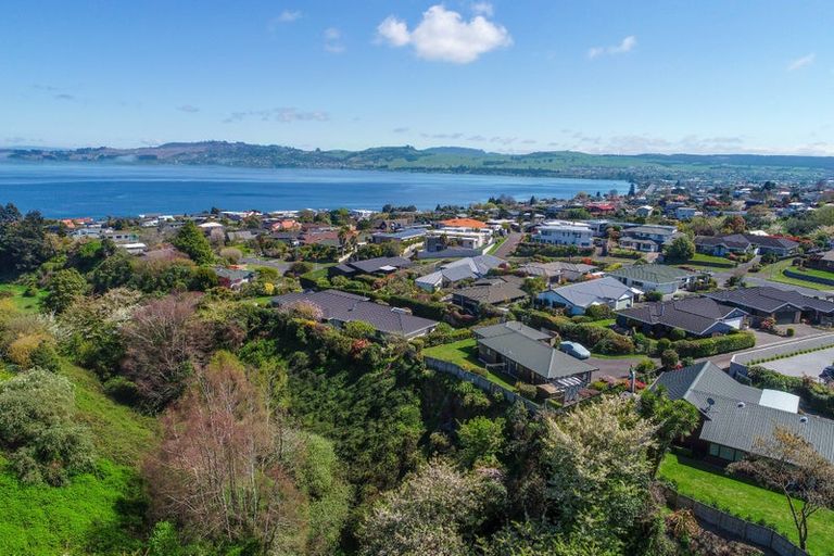 Photo of property in 79 Harvey Street, Waipahihi, Taupo, 3330