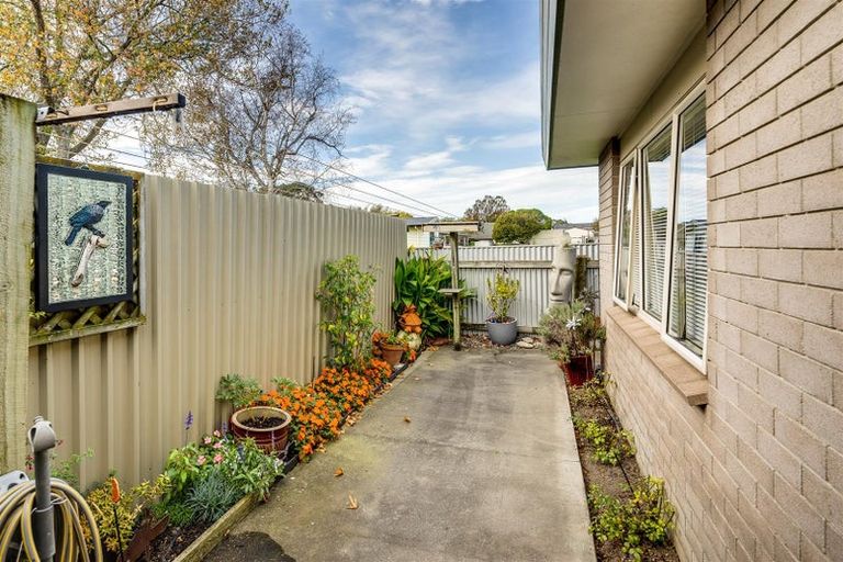 Photo of property in 2/2 Anzac Avenue, Onekawa, Napier, 4110