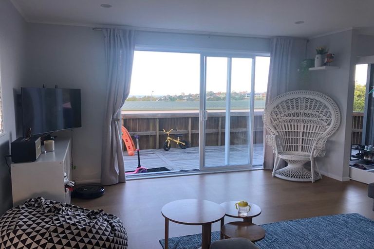 Photo of property in 89 Weatherly Road, Torbay, Auckland, 0630