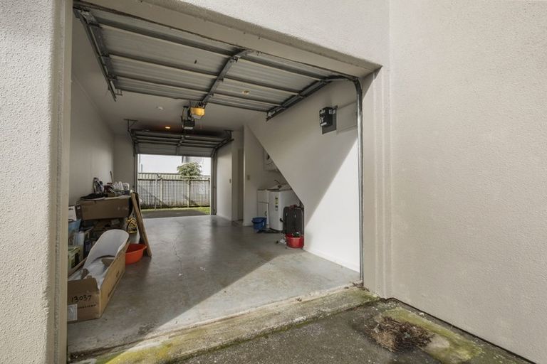 Photo of property in 1 Butia Avenue, Henderson, Auckland, 0612