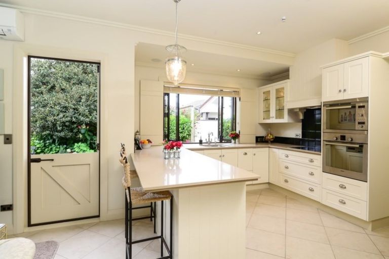 Photo of property in 35 The Esplanade, Huntington, Hamilton, 3210