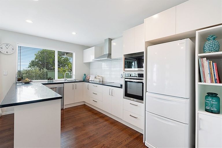 Photo of property in 38e Hetherington Road, Ranui, Auckland, 0612