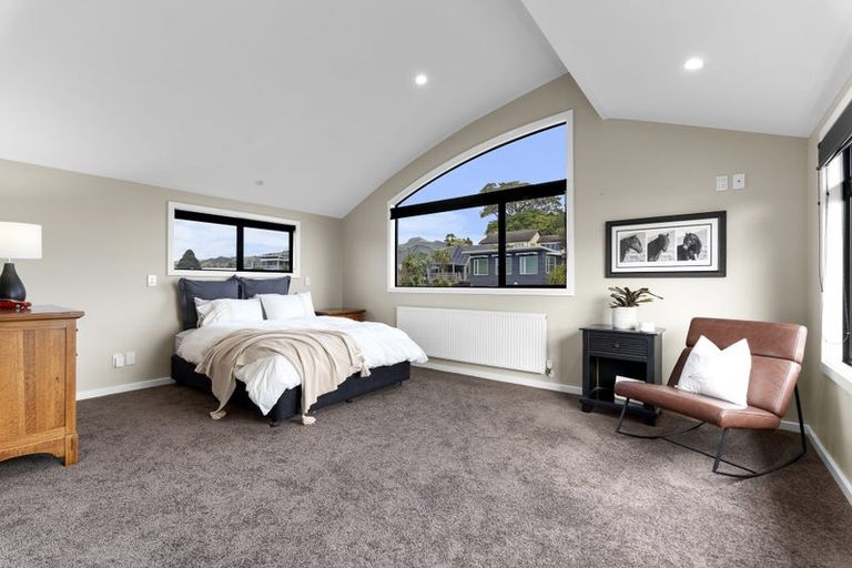 Photo of property in 1 Arden Place, Oakura, 4314