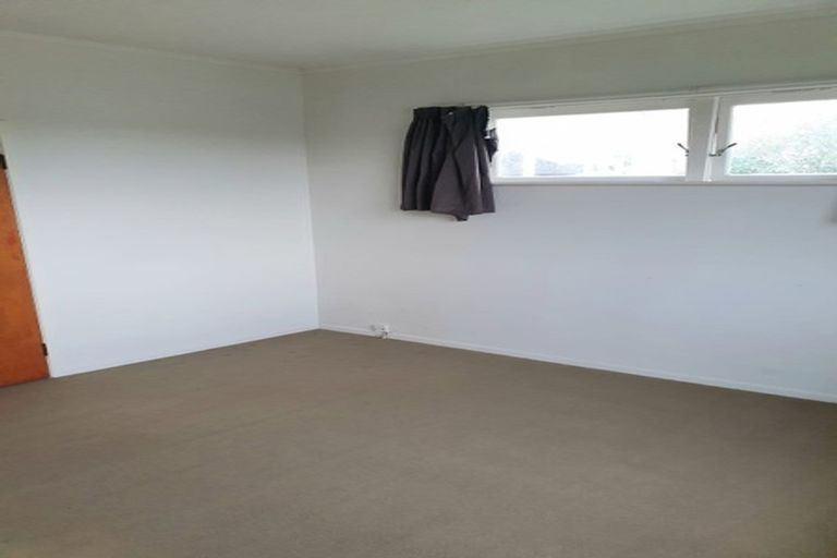 Photo of property in 47 Fairclough Road, Beach Haven, Auckland, 0626