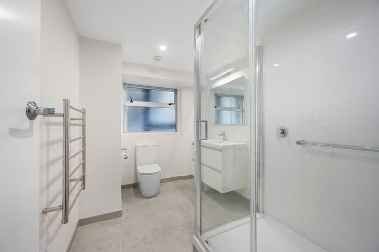 Photo of property in Jerningham Apartments, 20 Oriental Terrace, Oriental Bay, Wellington, 6011