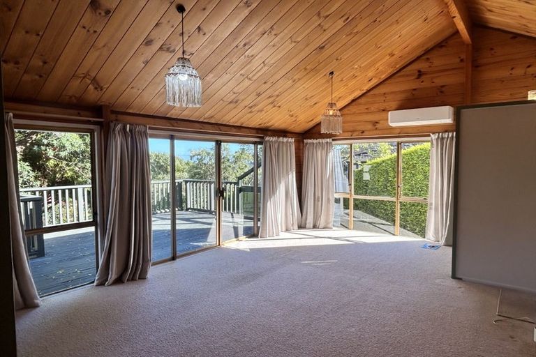 Photo of property in 104 Winara Avenue, Waikanae, 5036