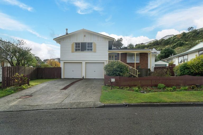 Photo of property in 3 Tralee Place, Johnsonville, Wellington, 6037