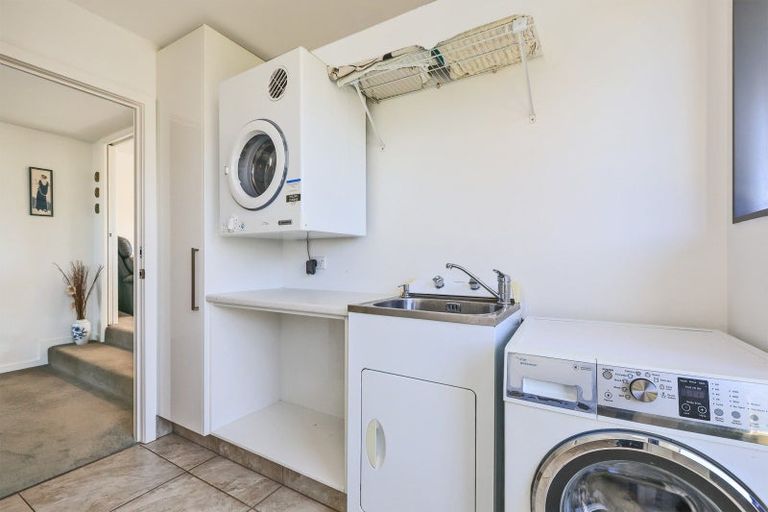 Photo of property in 14 Raven Grove, Havelock North, 4130