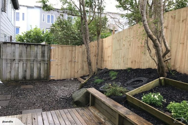 Photo of property in 32 Albionvale Road, Glen Eden, Auckland, 0602