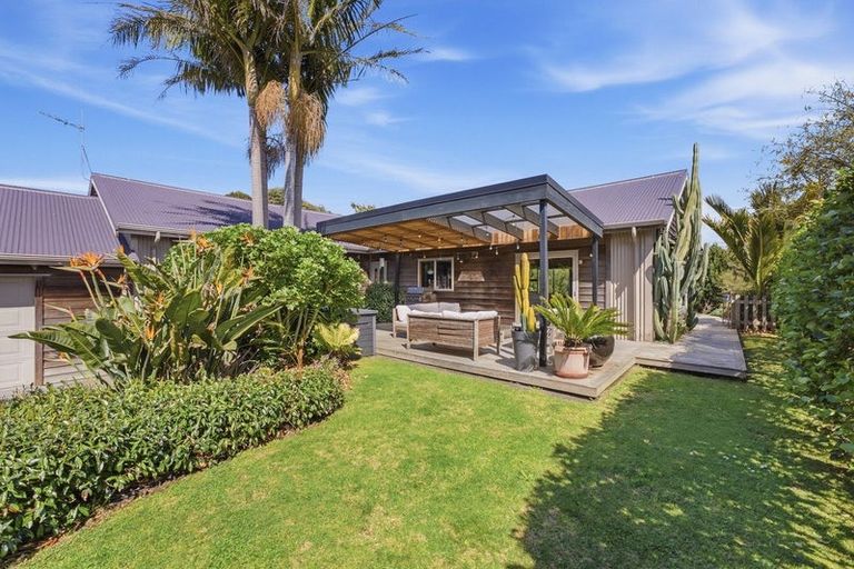 Photo of property in 72d Wairau Road, Oakura, 4314