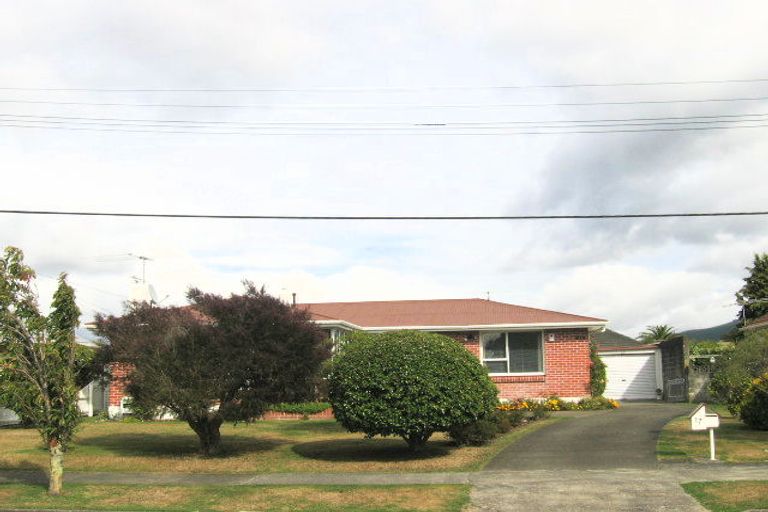 Photo of property in 17 Keys Street, Elderslea, Upper Hutt, 5018