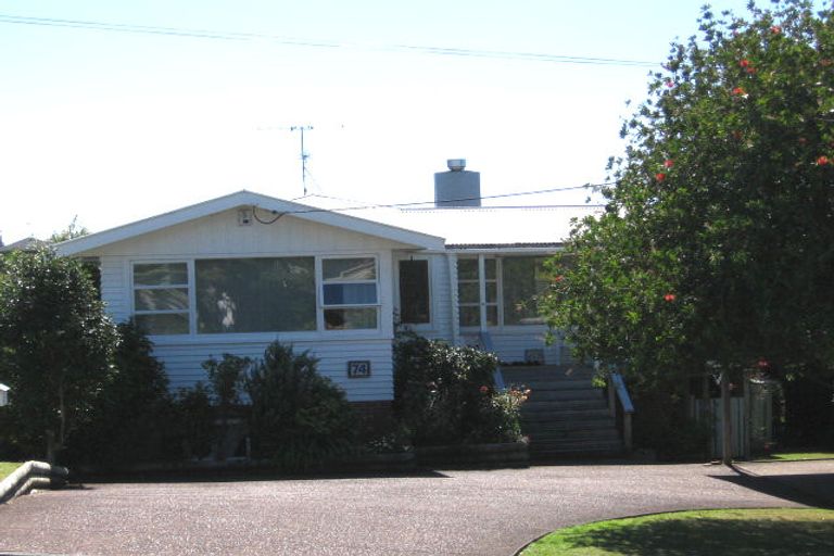 Photo of property in 74 Castor Bay Road, Castor Bay, Auckland, 0620