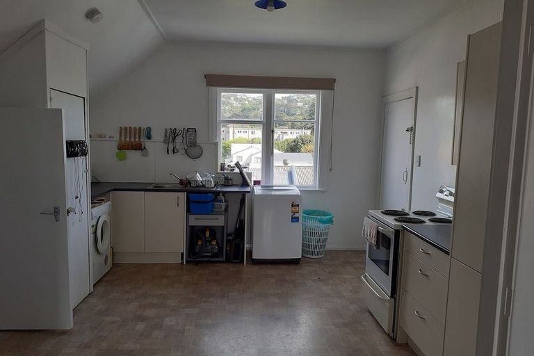 Photo of property in 210 Rintoul Street, Berhampore, Wellington, 6023