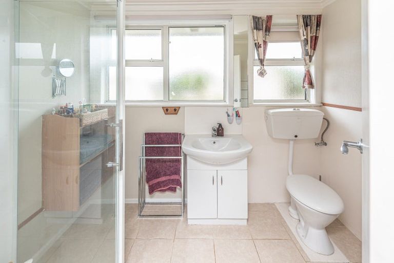 Photo of property in 14 Fergusson Street, Marton, 4710