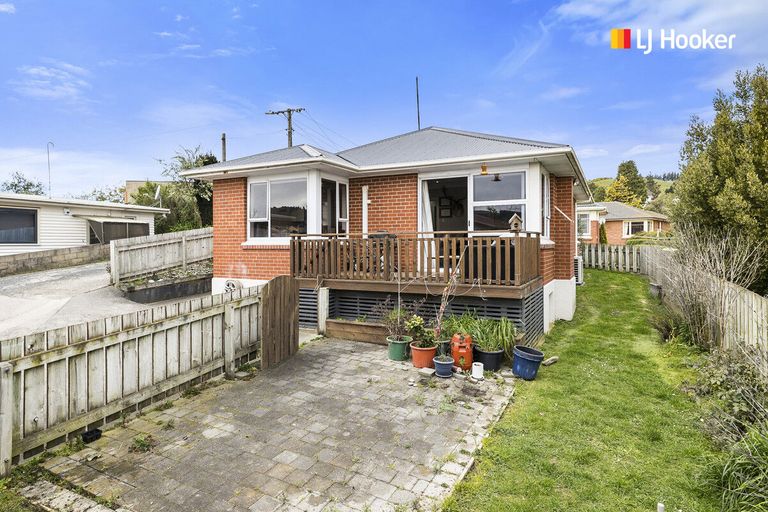 Photo of property in 2 Koremata Street, Green Island, Dunedin, 9018