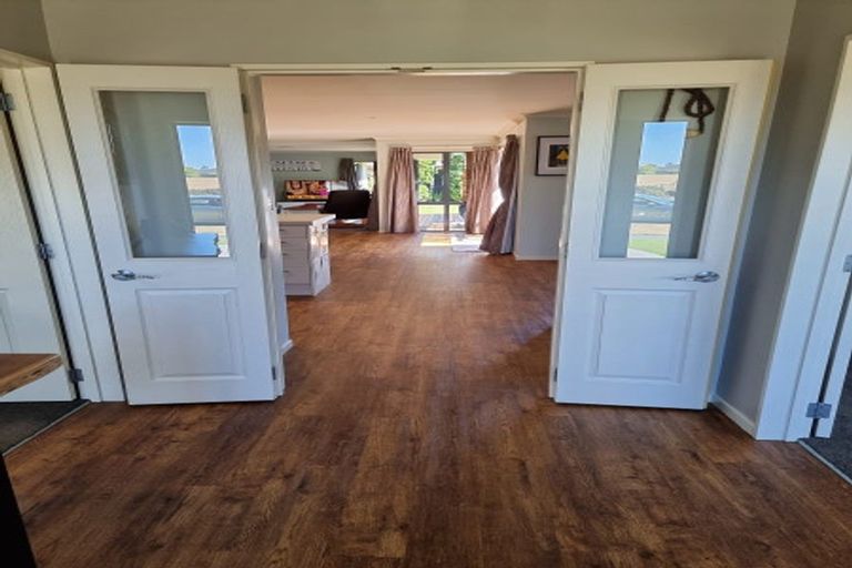 Photo of property in 16 Bottle Lake Drive, Parklands, Christchurch, 8083