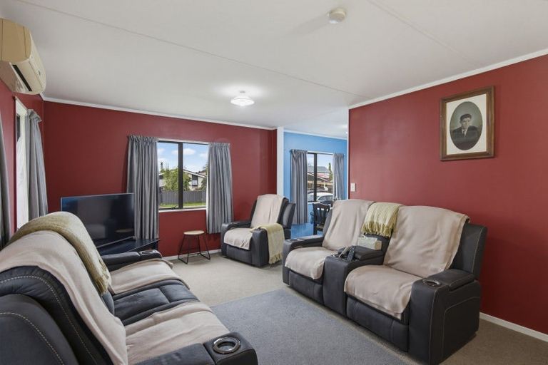 Photo of property in 13 Douglas Street, Levin, 5510