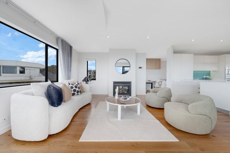 Photo of property in 2/152 Clovelly Road, Bucklands Beach, Auckland, 2012