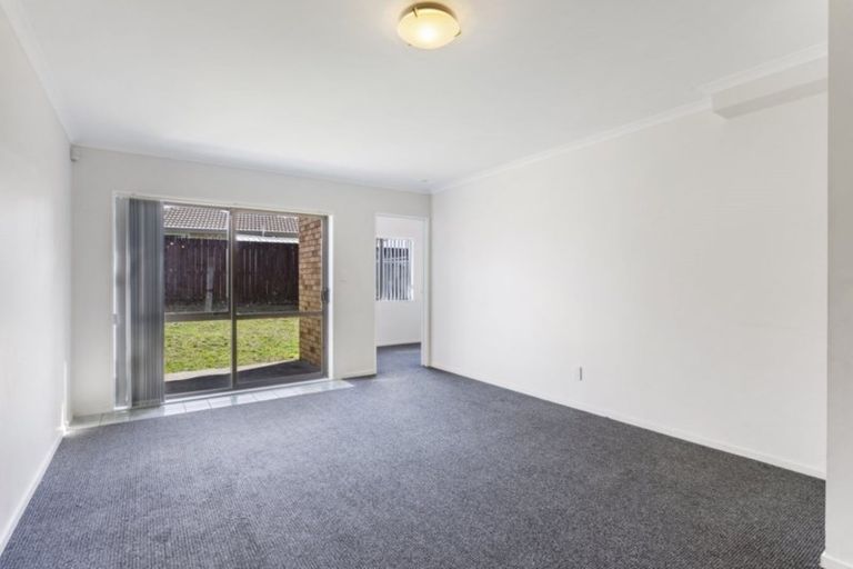 Photo of property in 98a Naylors Drive, Mangere, Auckland, 2022