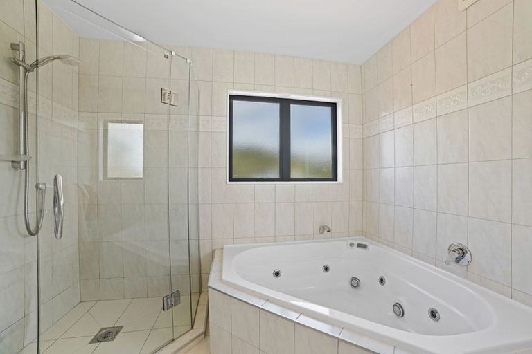 Photo of property in 20 Endeavour Drive, Whitby, Porirua, 5024