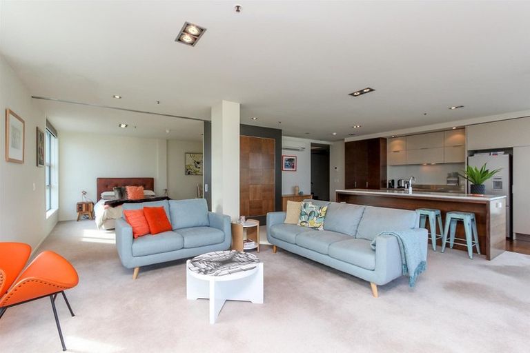 Photo of property in 22 Liardet Apartments, 501/22 Liardet Street, New Plymouth, 4310