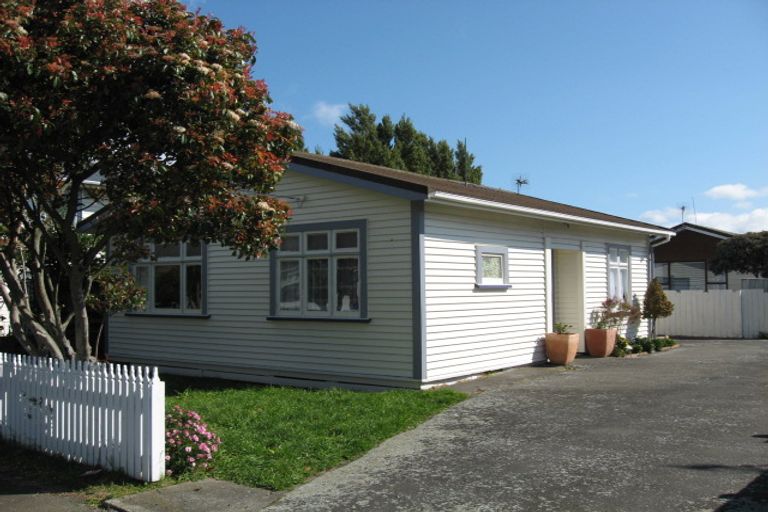 Photo of property in 38 Leighton Avenue, Waiwhetu, Lower Hutt, 5010