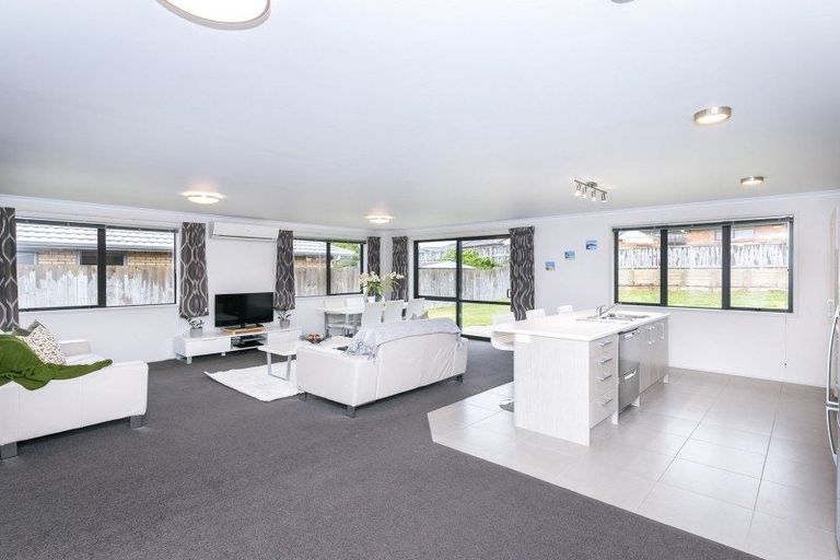 Photo of property in 8 Max Landing, Grandview Heights, Hamilton, 3200