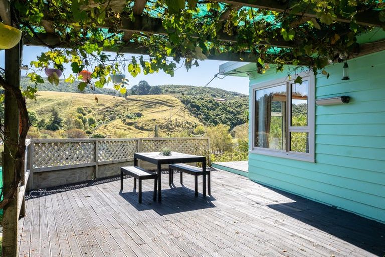 Photo of property in 474 Omokoroa Road, Makara, Wellington, 6972