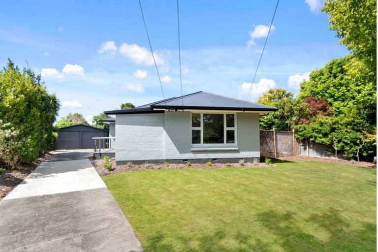 Photo of property in 38 Pinehurst Crescent, Russley, Christchurch, 8042