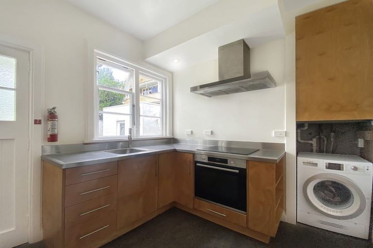 Photo of property in Ionian Flats, 123-125 Brougham Street, Mount Victoria, Wellington, 6011