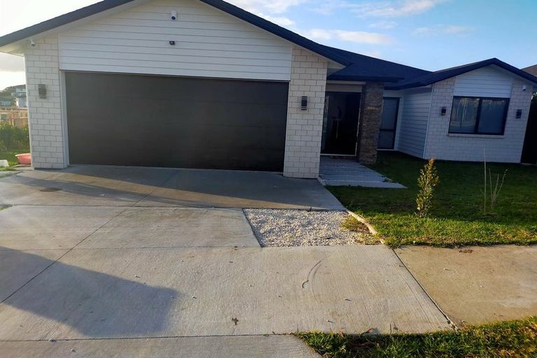 Photo of property in 20 Captain Rings Drive, Papakura, 2110