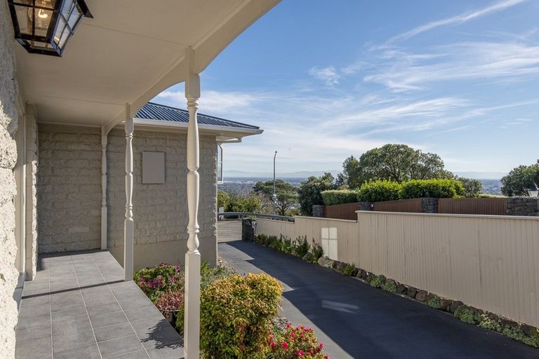 Photo of property in 2/79d Dyers Pass Road, Cashmere, Christchurch, 8022