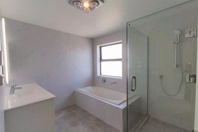 Photo of property in 51c Sunderlands Road, Half Moon Bay, Auckland, 2012