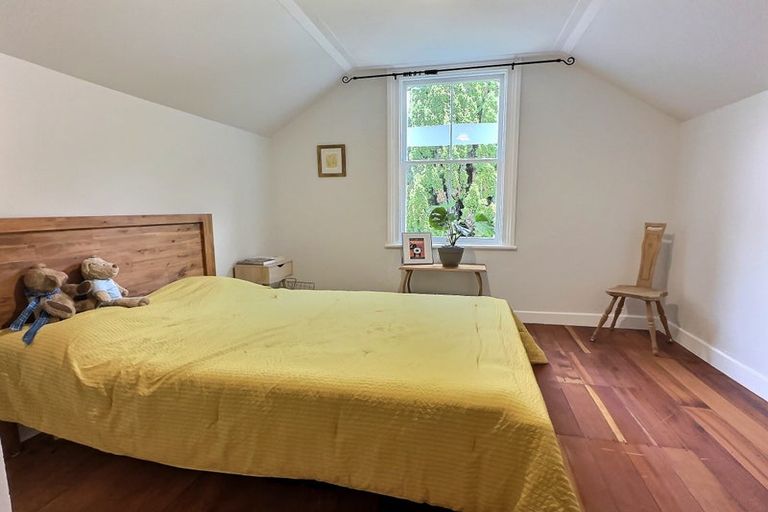 Photo of property in 37 Milton Road, Bluff Hill, Napier, 4110