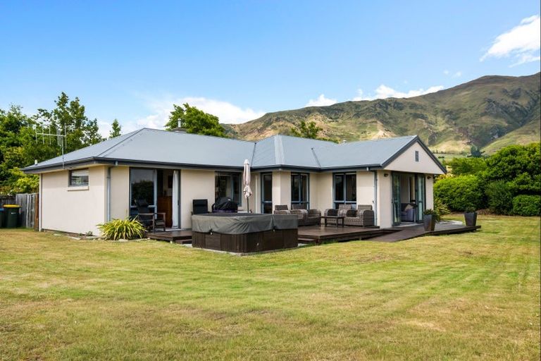 Photo of property in 12 Willowridge, Wanaka, 9305