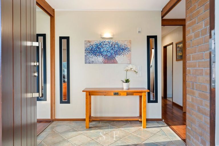Photo of property in 15 Fleetwood Grove, Waikanae, 5036