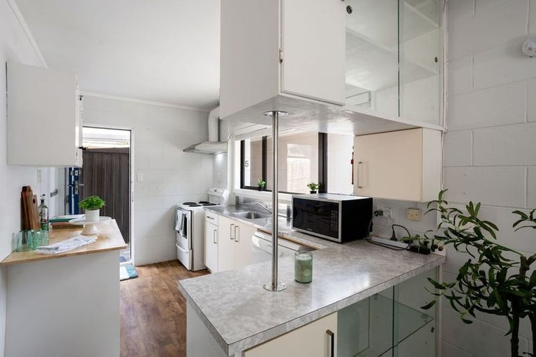 Photo of property in 5/875 Heaphy Terrace, Claudelands, Hamilton, 3214