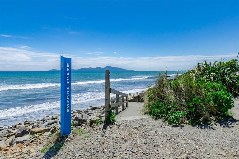 Photo of property in 27 Wellington Road, Paekakariki, 5034